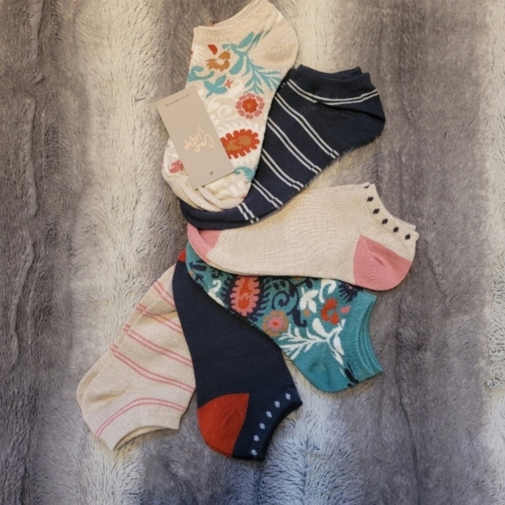 Floral and stripes low cut ankle socks